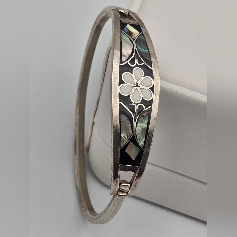 Vintage Alpaca Mexico Abalone & Mother-of-Pearl Flower Cuff Bracelet Black